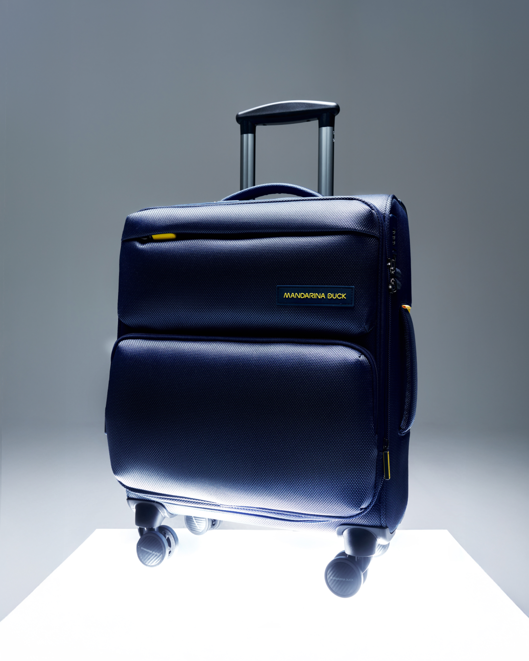 12 MANDARINA DUCK